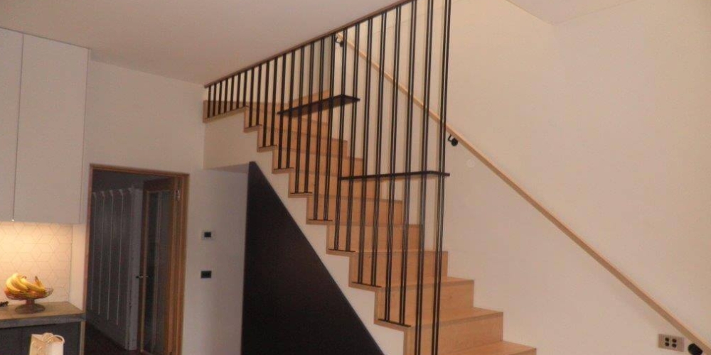 Indoor stair metal handrails - Metfab